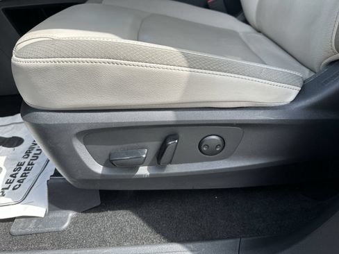 Used 2024 Nissan Pathfinder SL w/ SL Premium Package FWD image 14