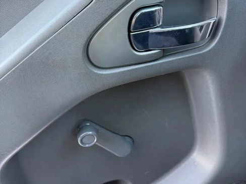 Used 2018 Nissan Frontier S AWD/4WD image 15