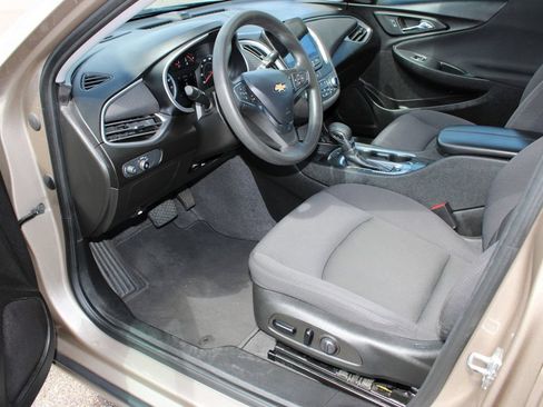 Used 2023 Chevrolet Malibu LT FWD image 11