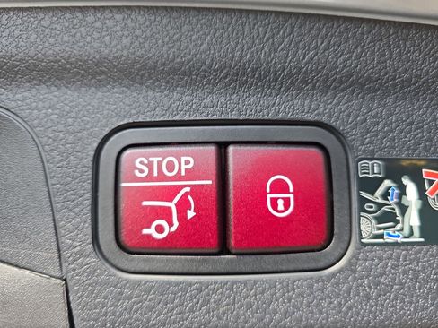 Certified 2025 Mercedes-Benz GLE 350 4MATIC image 16