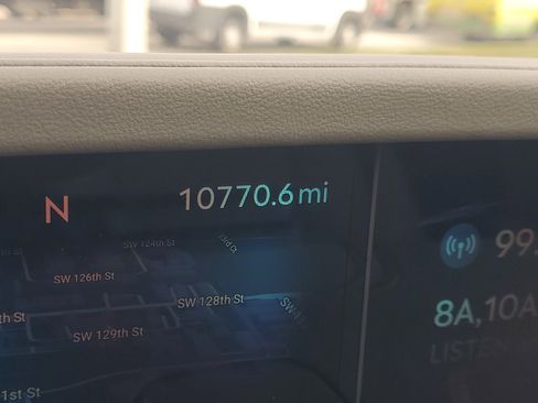 Used 2025 Lincoln Nautilus Premier image 29