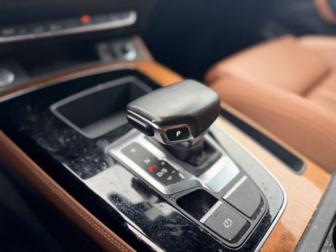 Certified 2023 Audi Q5 e Premium Plus w/ Premium Plus Package image 37