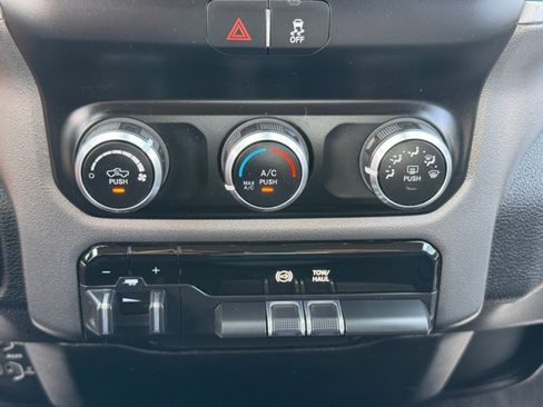 Used 2019 RAM 2500 Big Horn AWD/4WD image 16