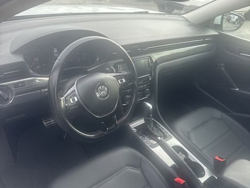 Used 2020 Volkswagen Passat 2.0T R-Line image 7