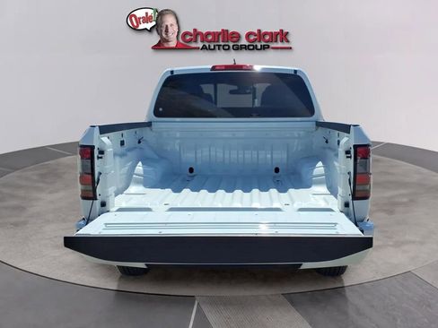 Used 2025 Nissan Frontier SV RWD image 19
