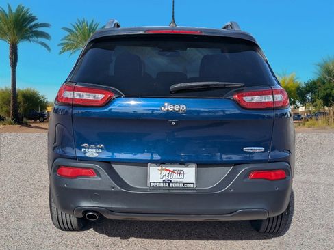 Used 2018 Jeep Cherokee Latitude Plus w/ Comfort/Convenience Group image 4