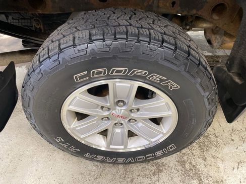 Used 2018 GMC Sierra 1500 SLE w/ SLE Value Package AWD/4WD image 16