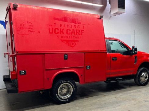 Used 2017 Ford F350 XL w/ Power Equipment Group image 5