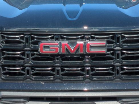 Used 2025 GMC Canyon Elevation AWD/4WD image 46