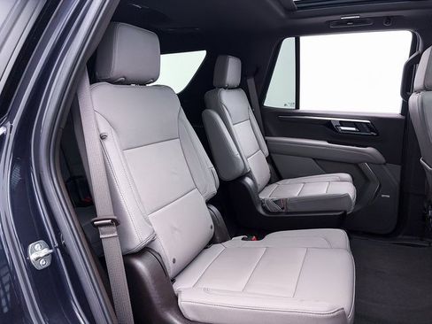 Used 2025 Chevrolet Tahoe Z71 w/ Comfort Package image 39