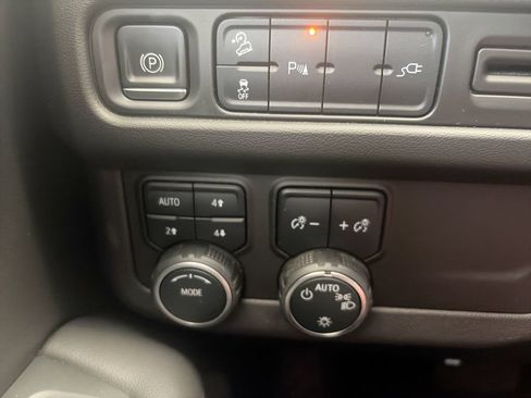 Certified 2021 Chevrolet Tahoe Z71 w/ Rear Media and Nav Package AWD/4WD image 18