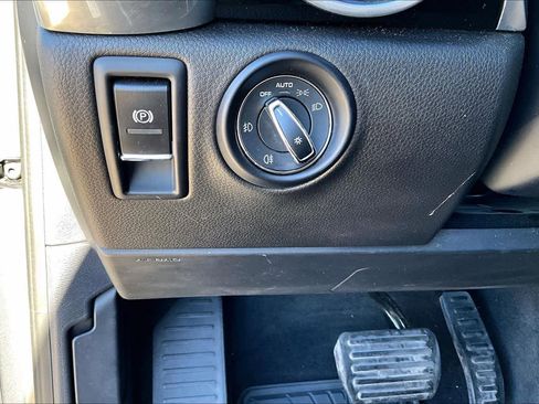 Used 2017 Porsche Cayenne image 30