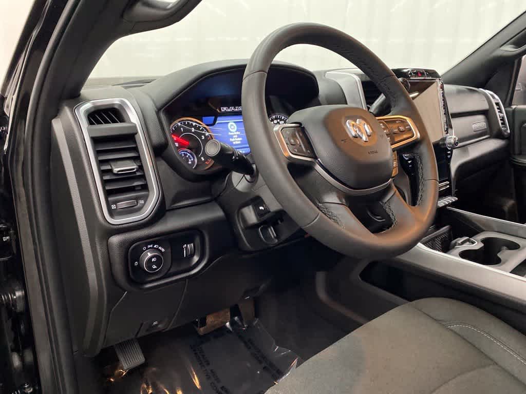 Used 2025 RAM 2500 Big Horn AWD/4WD image 2