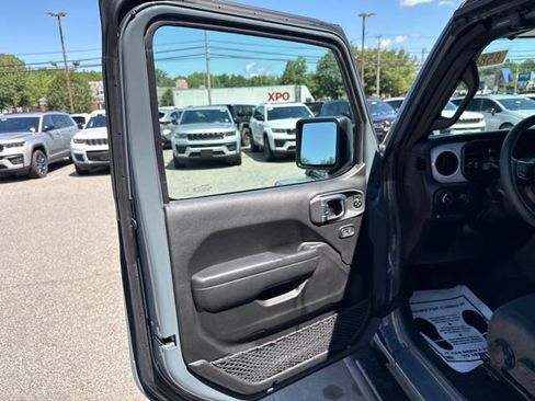 Certified 2024 Jeep Wrangler Unlimited w/ Convenience Group AWD/4WD image 23