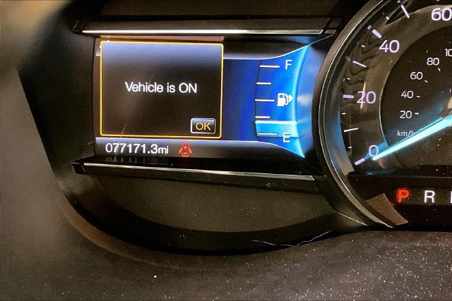 Used 2018 Ford Explorer XLT w/ Equipment Group 202A AWD/4WD image 12