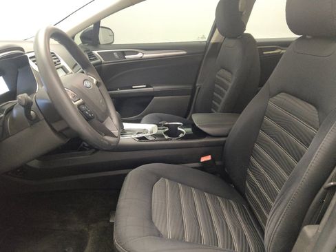 Used 2016 Ford Fusion SE FWD image 17