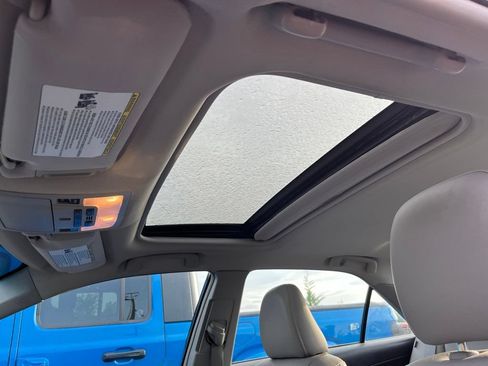 Used 2014 Toyota Camry XLE w/ Leather Package FWD image 6