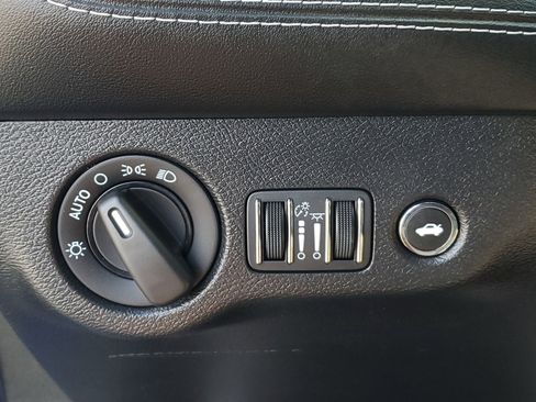 Used 2020 Dodge Challenger SRT Hellcat Redeye image 14