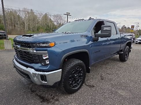 New 2026 Chevrolet Silverado 2500 LT w/ All Star Edition AWD/4WD image 3