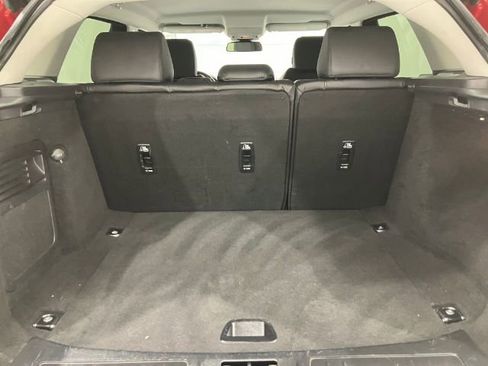 Used 2018 Land Rover Range Rover Evoque SE image 26