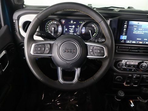 Used 2024 Jeep Wrangler Unlimited Sahara AWD/4WD image 32