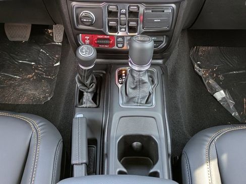 New 2025 Jeep Wrangler Unlimited Rubicon 392 image 19