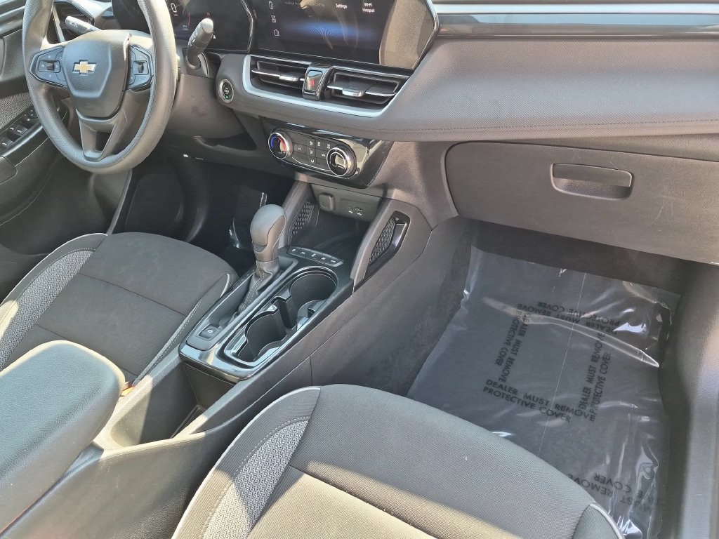 Used 2025 Chevrolet TrailBlazer LT AWD/4WD image 30