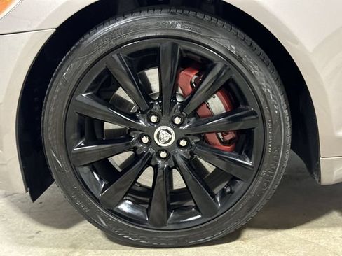 Used 2011 Jaguar XF Premium RWD image 28