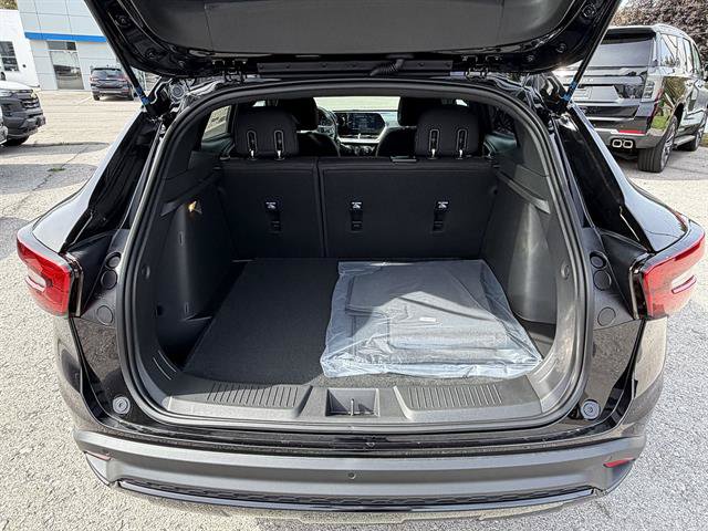 New 2026 Chevrolet Trax RS w/ Sunroof Package FWD image 5