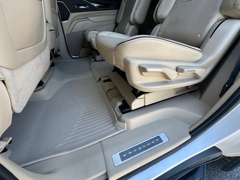 Used 2023 Cadillac Escalade Premium Luxury w/ LPO, Illumination Package RWD image 34