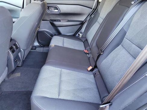 Used 2024 Nissan Rogue SV image 6