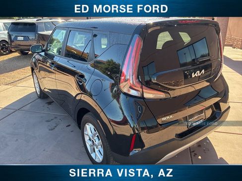 Used 2025 Kia Soul LX FWD image 6