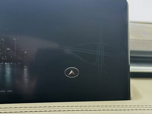 Used 2025 Genesis G70 2.5T image 22