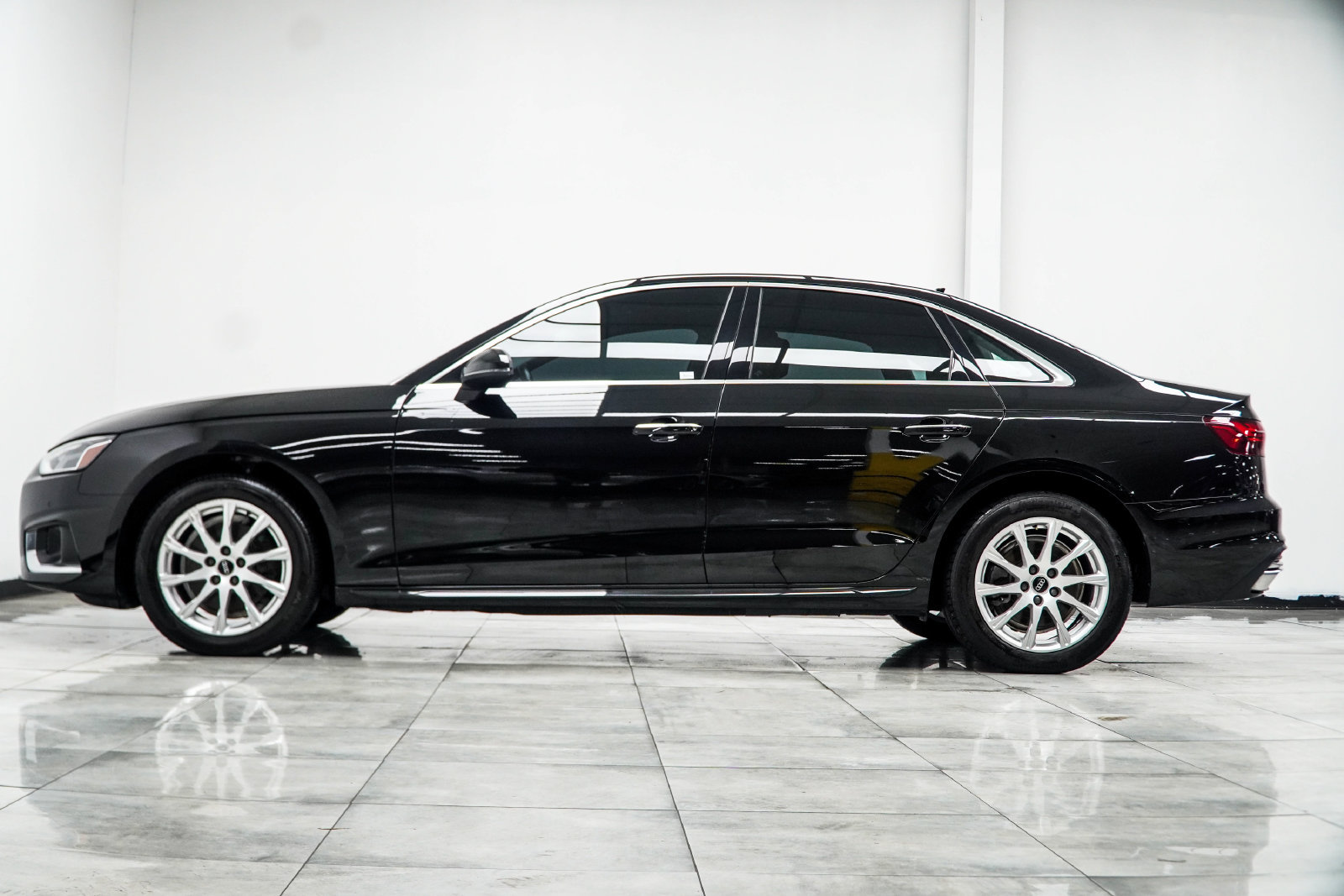Used 2022 Audi A4 2.0T Premium w/ Convenience Package AWD/4WD image 11