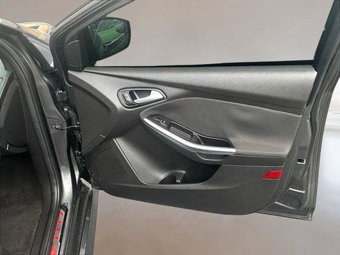 Used 2018 Ford Focus ST FWD image 28