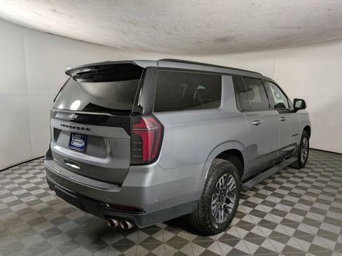 Certified 2025 Chevrolet Suburban Z71 AWD/4WD image 8