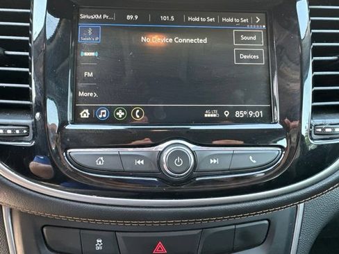 Used 2019 Chevrolet Trax LT w/ LT Convenience Package FWD image 12