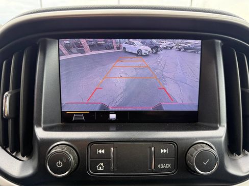 Used 2022 Chevrolet Colorado Z71 w/ Trail Boss Package image 16