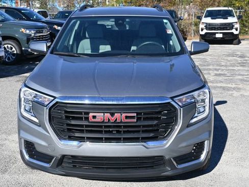 Used 2023 GMC Terrain SLE w/ Driver Convenience Package image 8