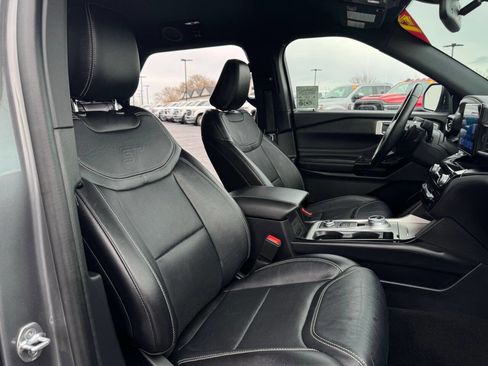 Used 2021 Ford Explorer ST image 39