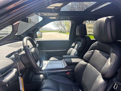 New 2026 Lincoln Navigator L Reserve AWD/4WD image 11