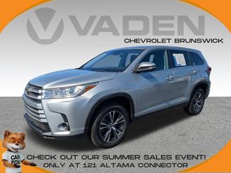 Used 2019 Toyota Highlander LE image 1