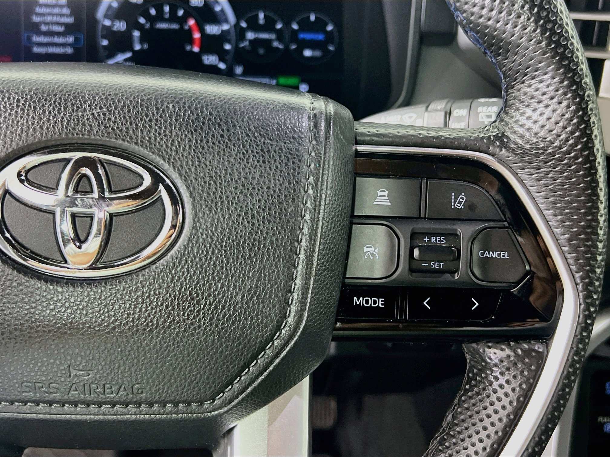 Used 2024 Toyota Sequoia Platinum AWD/4WD image 19
