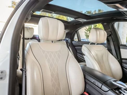 Used 2018 Mercedes-Benz S 560 4MATIC Sedan image 44