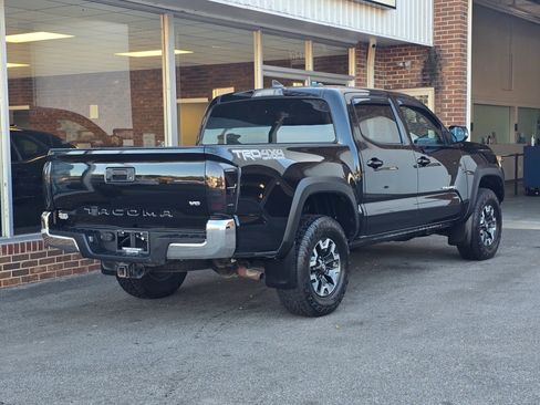 Used 2019 Toyota Tacoma TRD Off-Road image 7