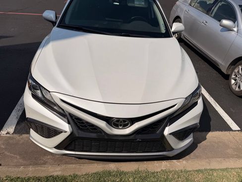 Used 2021 Toyota Camry XSE FWD image 8