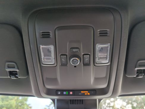 Used 2025 Chevrolet Tahoe Z71 w/ Comfort Package AWD/4WD image 41