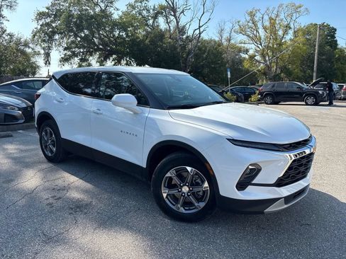 Used 2025 Chevrolet Blazer LT FWD image 5