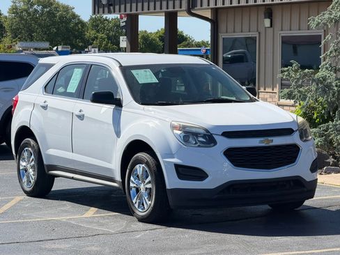 Used 2017 Chevrolet Equinox LS FWD image 38