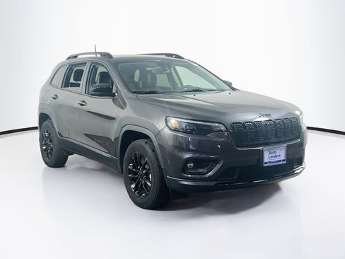 Used 2023 Jeep Cherokee Altitude Lux AWD/4WD image 3